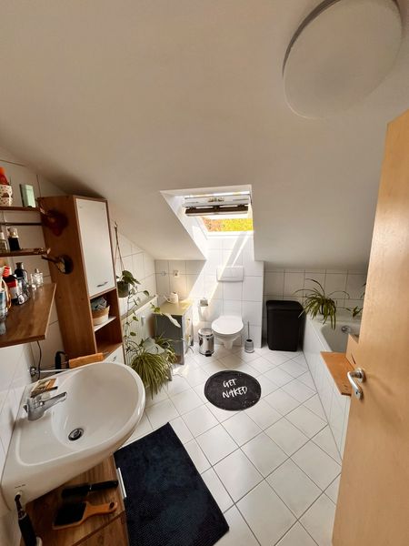 Schöne 2-Zimmer-Wohnung mit Einzelgarage in Waldkraiburg